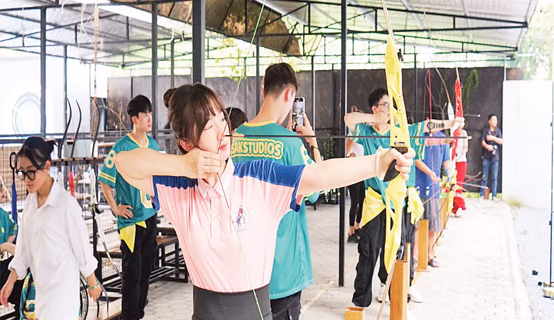 Bắn cung đang là môn thể thao có sức hấp dẫn với giới trẻ Thủ đô.
