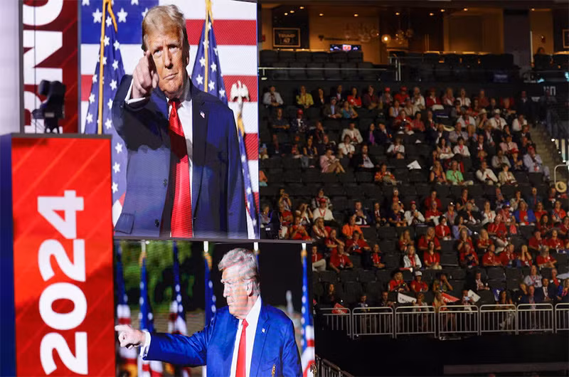 Màn hình trong ngày thứ nhất của Đại hội toàn quốc đảng Cộng hòa chiếu hình ảnh ông Trump. (Ảnh: Reuters)