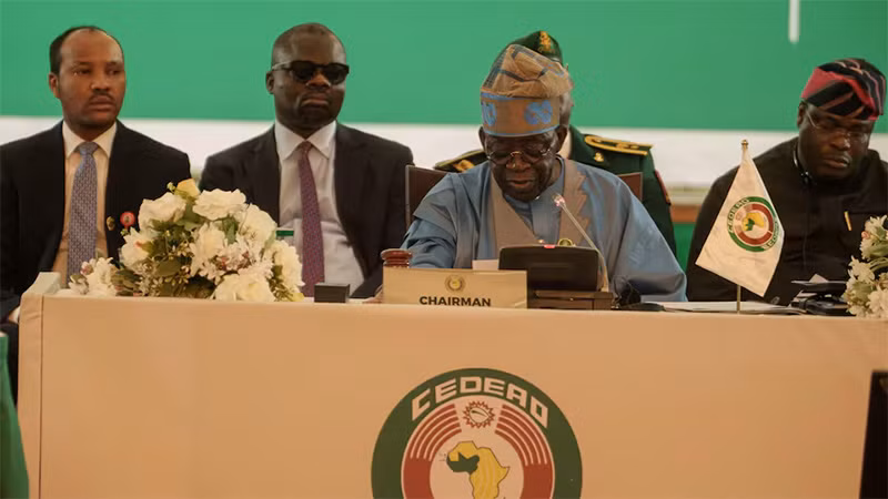 Ông Bola Ahmed Tinubu, Tổng thống Nigeria, Chủ tịch ECOWAS, phát biểu khai mạc Hội nghị cấp cao ECOWAS diễn ra tại Abuja, Nigeria, ngày 7/7/2024. (Ảnh: Reuters)