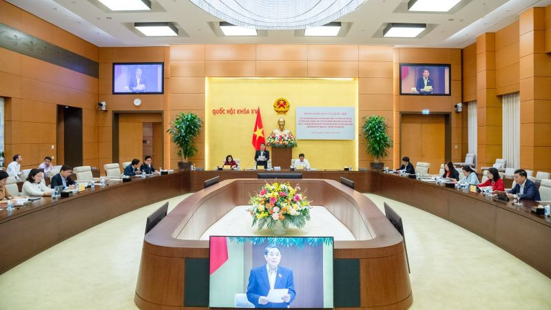 Quang cảnh buổi làm việc. 