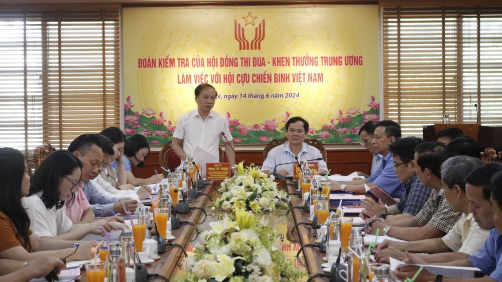 Toàn cảnh buổi làm việc. 