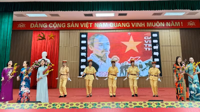 Tiết mục truyền thông pháp luật về an toàn giao thông. 