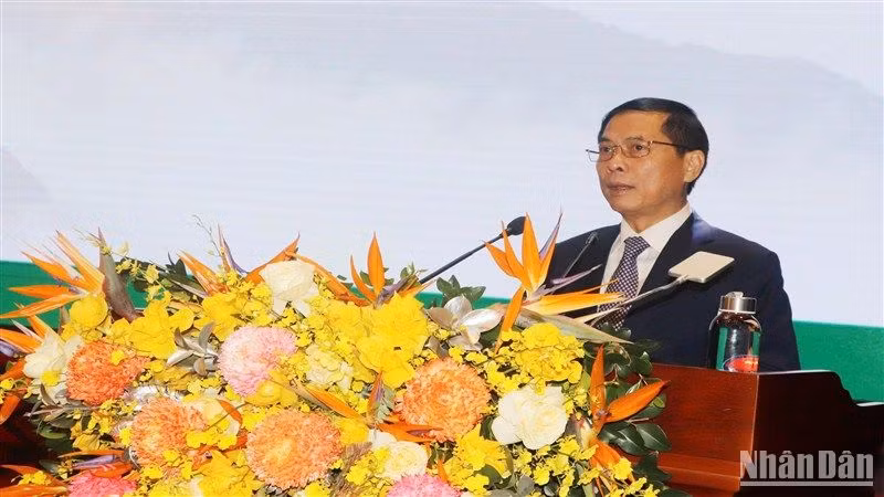 Phó Thủ tướng, Bộ trưởng Ngoại giao Bùi Thanh Sơn phát biểu ý kiến tại lễ khai mạc hội nghị.