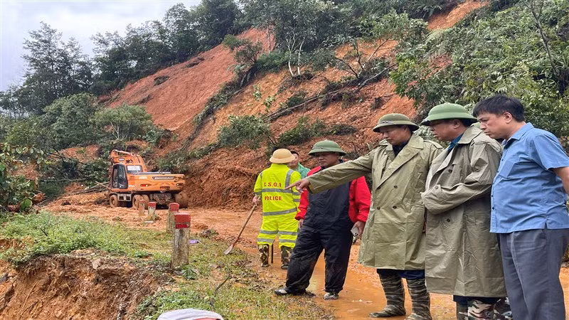 Lãnh đạo tỉnh Cao Bằng kiểm tra, chỉ đạo công tác tìm kiếm, cứu nạn.