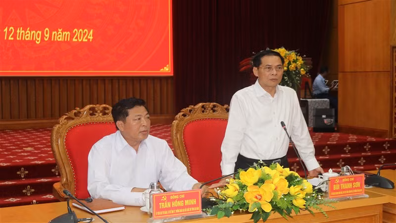 Phó Thủ tướng Chính phủ, Bộ trưởng Ngoại giao Bùi Thanh Sơn phát biểu ý kiến tại buổi làm việc với lãnh đạo tỉnh Cao Bằng.