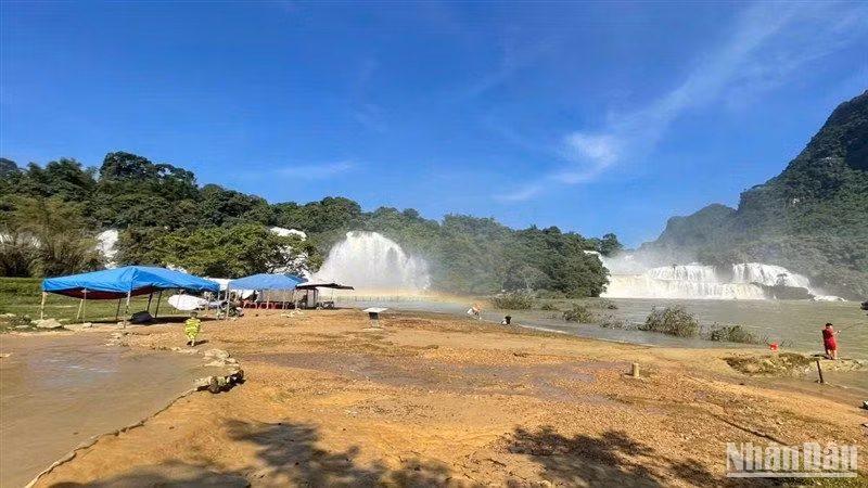 Quang cảnh tại thác Bản Giốc, xã Đàm Thủy, huyện Trùng Khánh, tỉnh Cao Bằng, chiều 28/8.