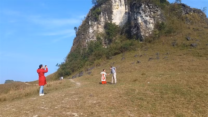 Gia đình lưu lại những bức ảnh đẹp trong ngày đầu xuân.