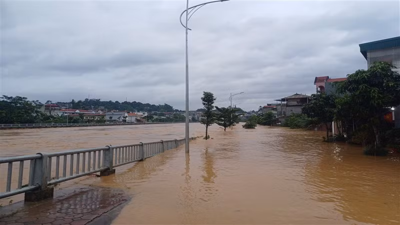 Hơn 800 ngôi nhà thành phố Cao Bằng đã bị ngập lụt.