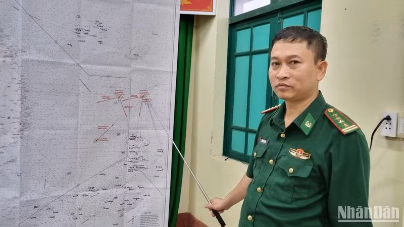 Đại tá Trần Tiến Hiền, Chỉ huy trưởng Bộ đội Biên phòng tỉnh Quảng Nam cho biết, hiện nay tại khu vực bị nạn có 11 tàu tham gia tìm kiếm cứu nạn ngư dân.