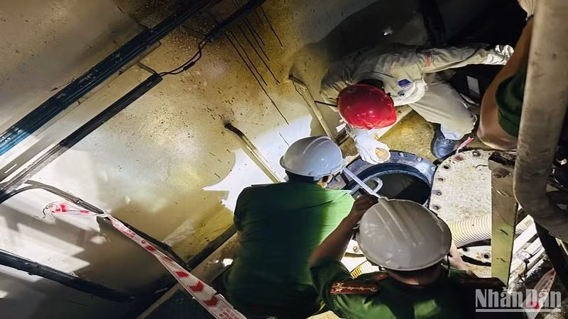 Kiểm tra đường ống, thiết bị khu vực cháy nổ.