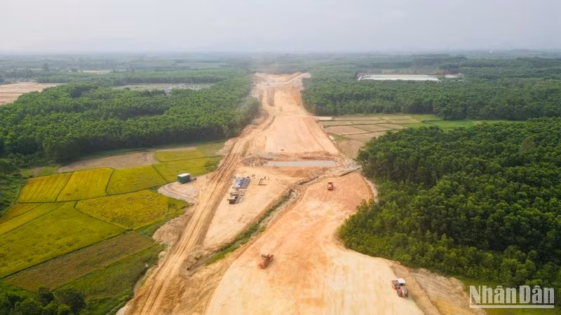 Dự án thành phần đoạn Quảng Ngãi-Hoài Nhơn qua địa bàn nhiều huyện của Quảng Ngãi.