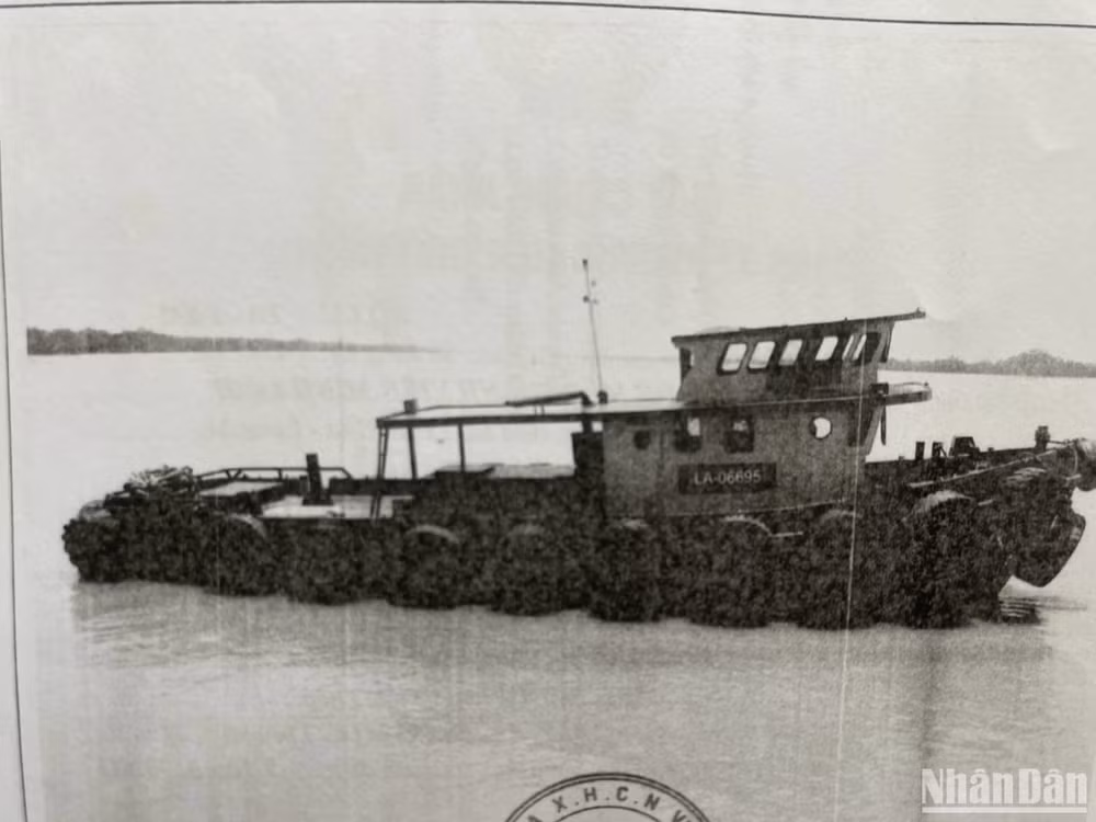 Hình tàu kéo LA-06695 được kiểm định tại Chi cục đăng kiểm tỉnh Long An lưu trữ tại cơ quan chức năng.