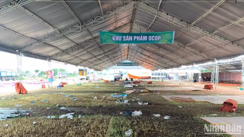 Khu vực triển lãm sản phẩm OCOP Quảng Ngãi năm 2023.