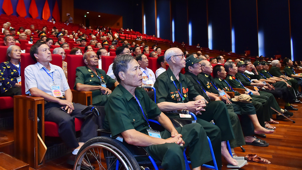 Các đại biểu thương binh dự Hội nghị tri ân người có công với cách mạng năm 2024. (Ảnh: THỦY NGUYÊN)