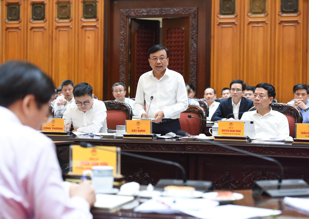 Thứ trưởng Xây dựng Nguyễn Danh Huy phát biểu. Thứ trưởng Xây dựng Nguyễn Danh Huy phát biểu.