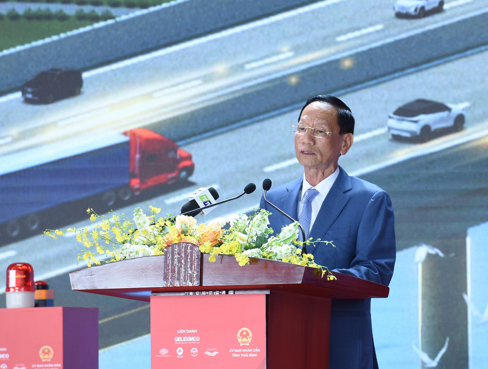 Chủ tịch Geleximco Vũ Văn Tiền phát biểu tại Lễ khởi công. Chủ tịch Geleximco Vũ Văn Tiền phát biểu tại Lễ khởi công.