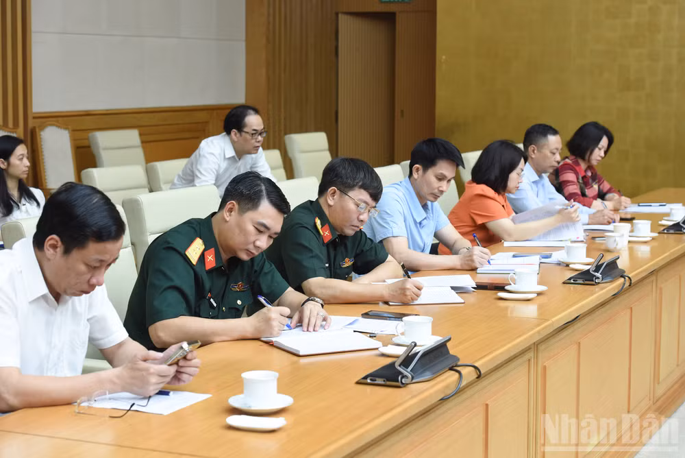 Thủ tướng yêu cầu mở một đợt tấn công cao điểm đấu tranh, truy quét, ngăn chặn, đẩy lùi buôn lậu, gian lận thương mại; sản xuất, lưu thông hàng giả, hàng hóa không xuất xứ, vi phạm bản quyền, sở hữu trí tuệ trên phạm vi cả nước. (Ảnh: TRẦN HẢI)