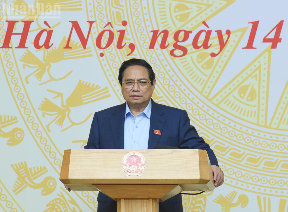 Thủ tướng Phạm Minh Chính phát biểu tại cuộc họp công tác chống buôn lậu, gian lận thương mại và hàng giả đầu năm 2025. (Ảnh: TRẦN HẢI)