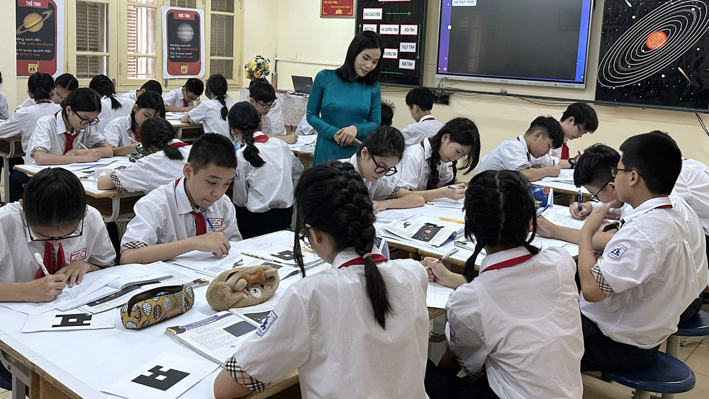 Giờ học môn Khoa học tự nhiên lớp 6 tại Trường trung học cơ sở Bế Văn Ðàn (quận Ðống Ða, Hà Nội). (Ảnh THÚY QUỲNH)