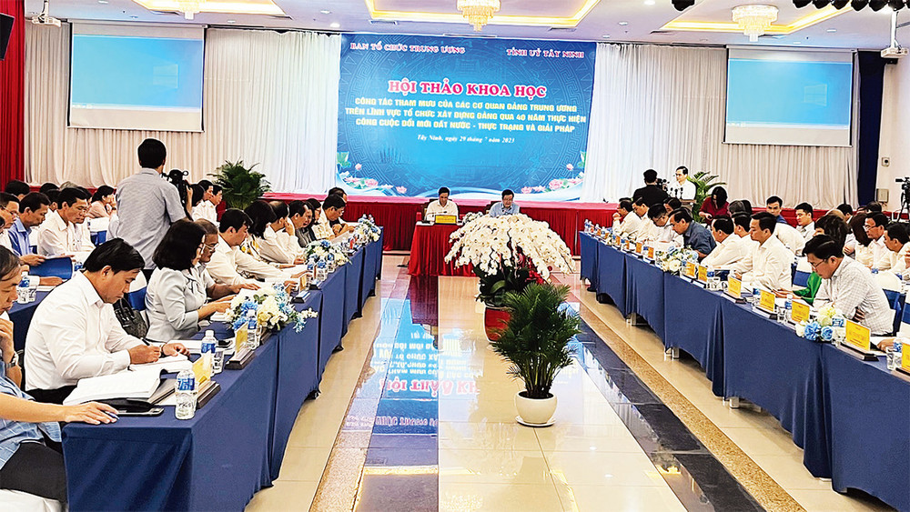 Toàn cảnh buổi hội thảo.