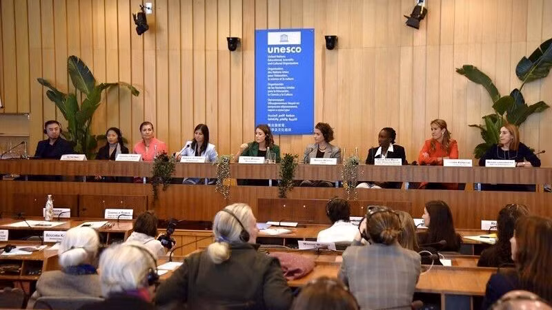 Tọa đàm "Bóng đá: Ghi bàn thắng cho nữ giới" diễn ra tại Paris, Pháp. (Ảnh KHẢI HOÀN)