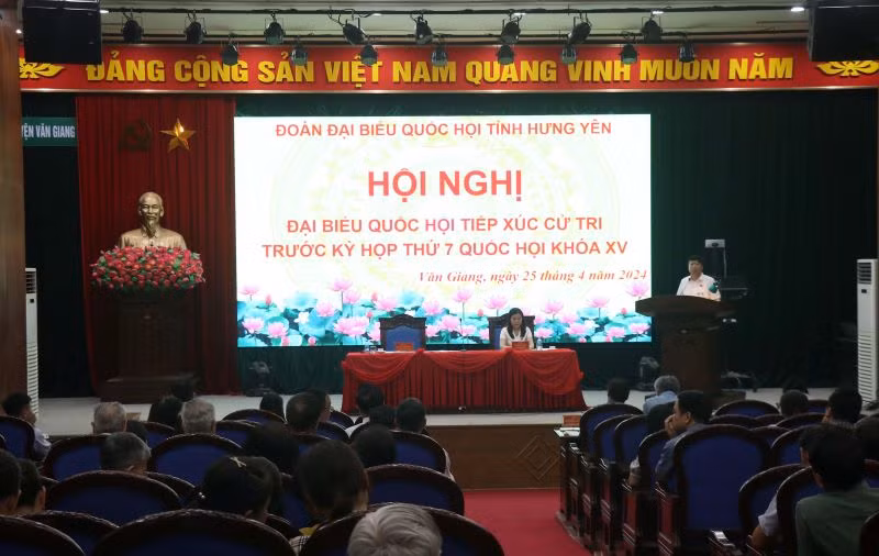 Đoàn đại biểu Quốc hội tỉnh Hưng Yên tiếp xúc cử tri tại huyện Văn Giang, tỉnh Hưng Yên.