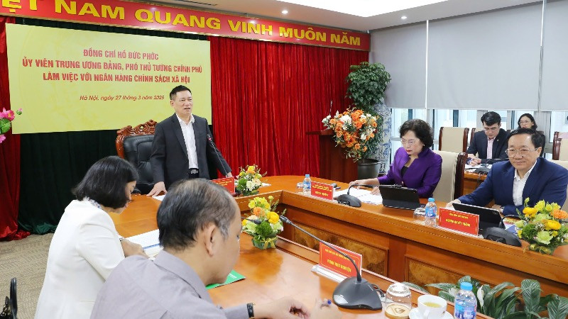 Phó Thủ tướng Hồ Đức Phớc làm việc với Ngân hàng Chính sách xã hội. 