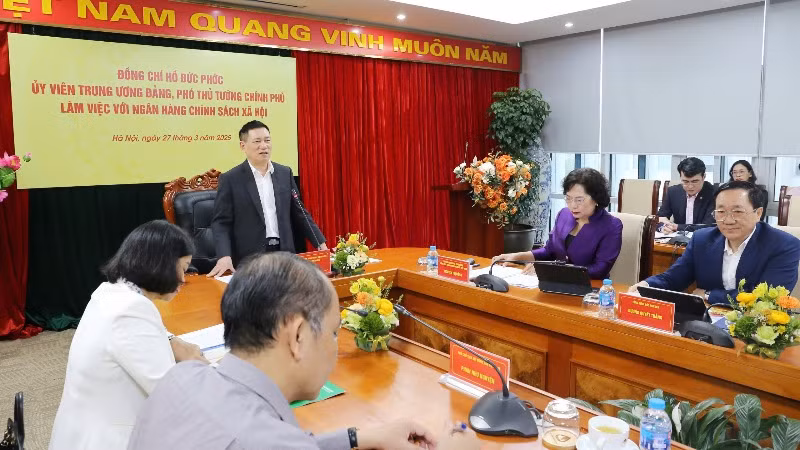 Phó Thủ tướng Hồ Đức Phớc làm việc với Ngân hàng Chính sách xã hội. 