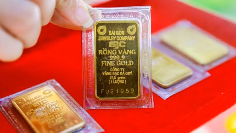 Sẽ đấu thầu bán 16.800 lượng vàng miếng SJC , Ngân hàng Nhà nước Việt Nam giảm giá tham chiếu về 80,7 triệu đồng/lượng.