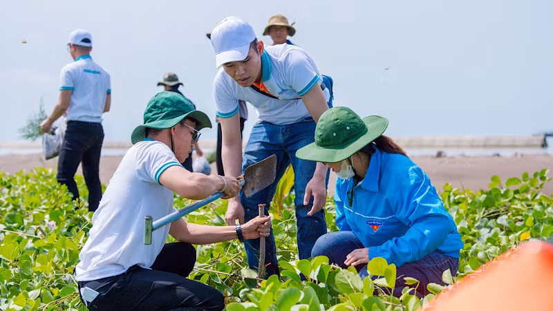 Hưởng ứng sáng kiến trồng mới 1 tỷ cây xanh của Thủ tướng Chính phủ trong 5 năm 2021-2025.