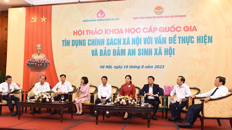 Tọa đàm giữa các đại biểu tại Hội thảo.