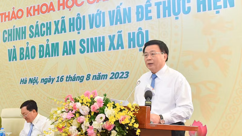 Đồng chí Nguyễn Xuân Thắng phát biểu khai mạc Hội thảo.