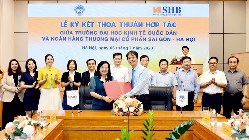 Quang cảnh lễ ký kết