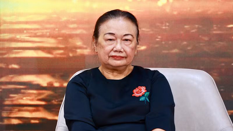 Bà Nguyễn Thị Cúc, Chủ tịch Hội tư vấn thuế Việt Nam chia sẻ ý kiến tại hội thảo.