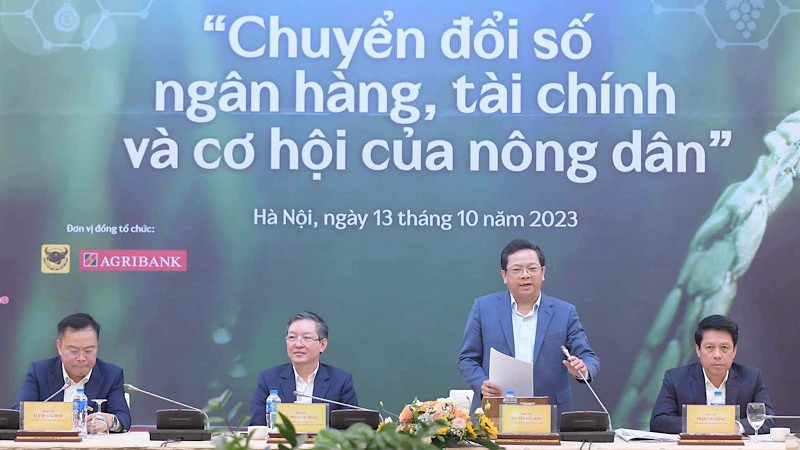 Các đại biểu chủ trì Hội thảo.