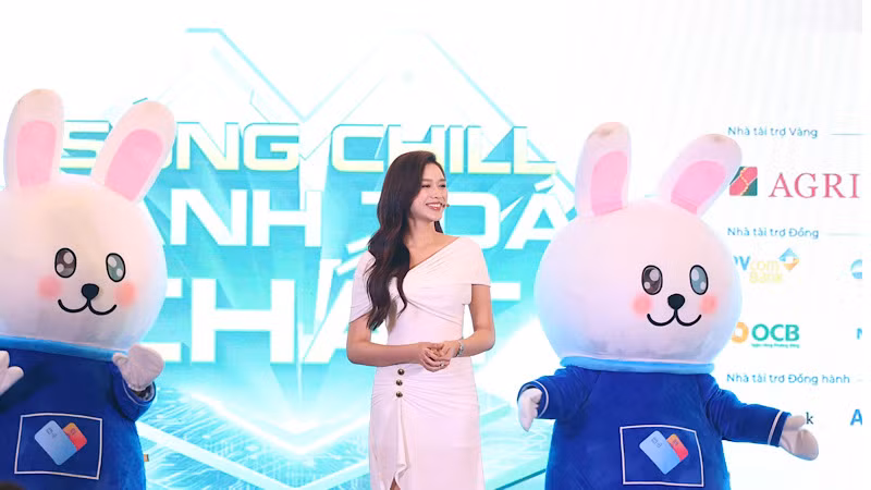 Hoa hậu Việt Nam 2020 Đỗ Thị Hà-Đại sứ thương hiệu Ngày Thẻ Việt Nam 2024.