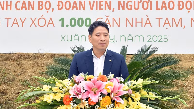 Chủ tịch công đoàn BIDV Trần Phương phát biểu tại lễ phát động.