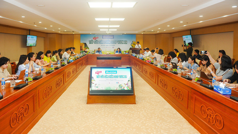Quang cảnh buổi tọa đàm.