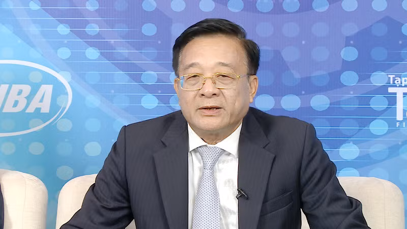 Tiến sĩ Nguyễn Quốc Hùng.