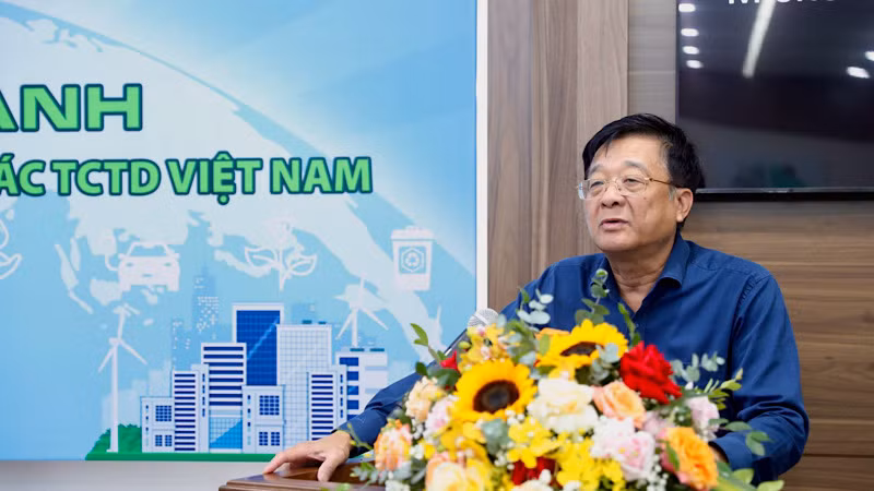 Tiến sĩ Nguyễn Quốc Hùng phát biểu tại cuộc tọa đàm.