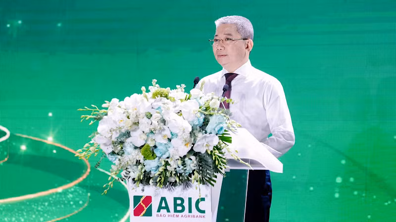 Chủ tịch Hội đồng Quản trị Bảo hiểm Agribank Nguyễn Tiến Hải phát biểu.