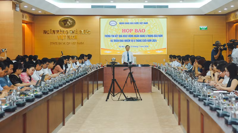 Toàn cảnh cuộc họp báo.