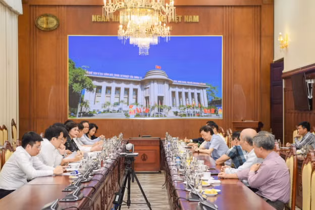 Tại một cuộc họp trao đổi về chính sách quản lý thị trường vàng và bàn sửa đổi Nghị định số 24 giữa các chuyên gia kinh tế với lãnh đạo Ngân hàng Nhà nước Việt Nam.