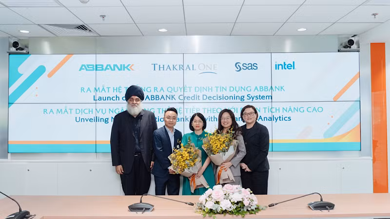 Đại diện các bên tham gia lễ ra mắt.