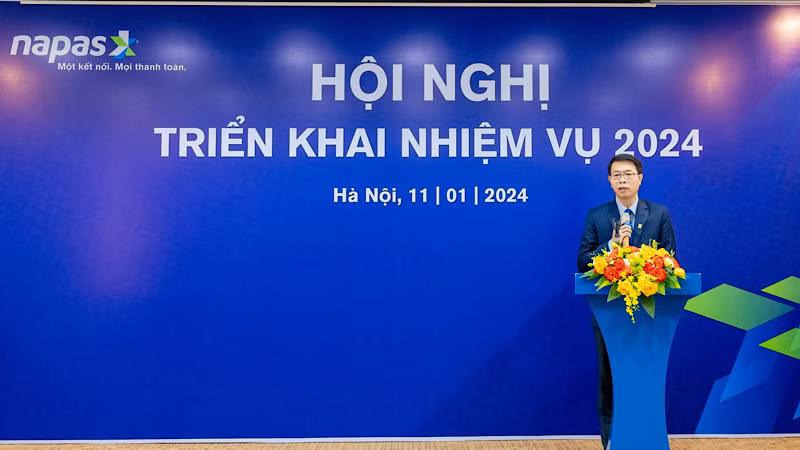 Ông Nguyễn Quang Hưng – Chủ tịch HĐQT NAPAS trình bày báo cáo kết quả hoạt động năm 2023.