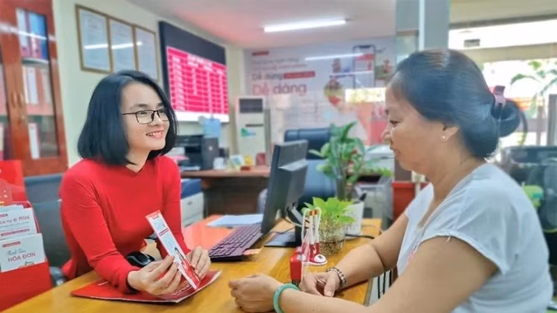 Đa dạng hóa các kênh phân phối sản phẩm bảo hiểm và gia tăng tiện ích, trải nghiệm cho khách hàng. 