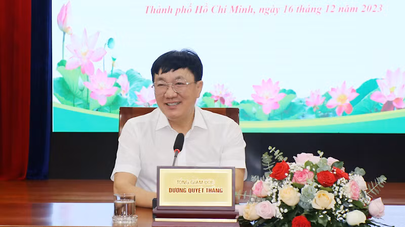 Tổng Giám đốc Dương Quyết Thắng phát biểu tại buổi làm việc với tập thể chi nhánh Ngân hàng Chính sách xã hội Thành phố Hồ Chí Minh vào chiều 16/12.