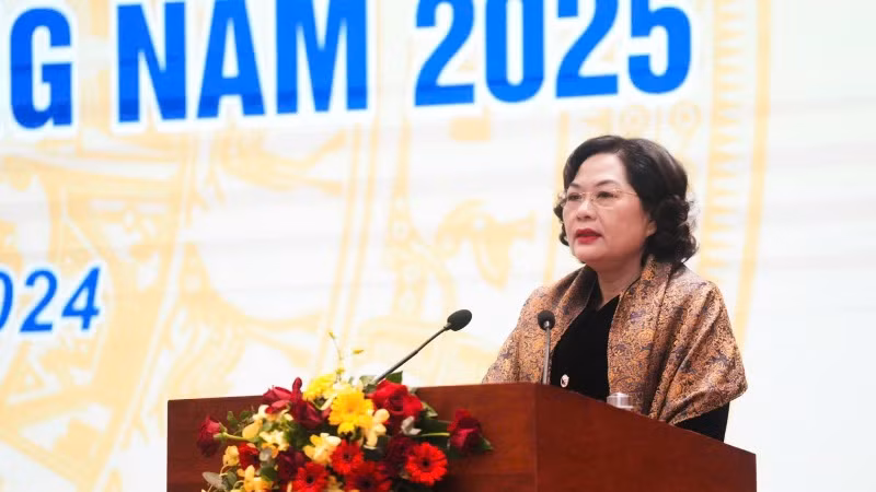 Thống đốc Nguyễn Thị Hồng phát biểu tại hội nghị.