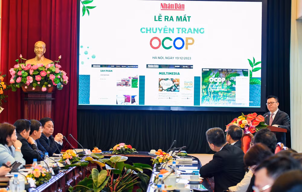 Quang cảnh buổi lễ ra mắt Chuyên trang OCOP của Báo Nhân Dân.