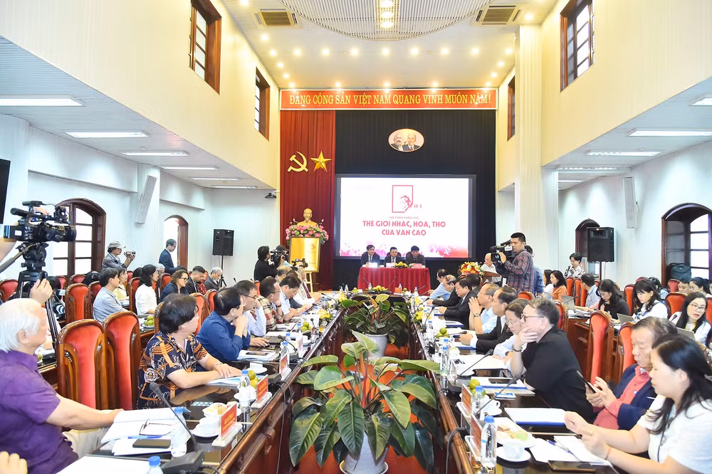 Toàn cảnh Tọa đàm khoa học “Thế giới Nhạc, Họa, Thơ của Văn Cao” tại Báo Nhân Dân.
